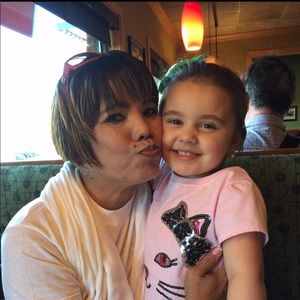 Meet your Posher, Elizabeth